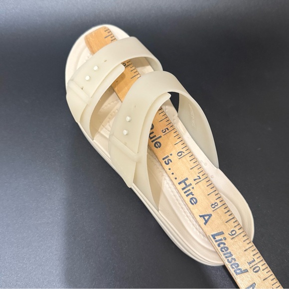 CROCS Beige Sandstone Brooklyn Buckle Frosted Low Wedge Sandals Women’s Size 8 - Picture 9 of 16